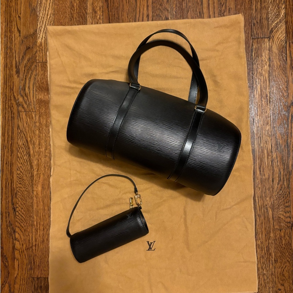 Louis Vuitton Epi Soufflot w Pouch